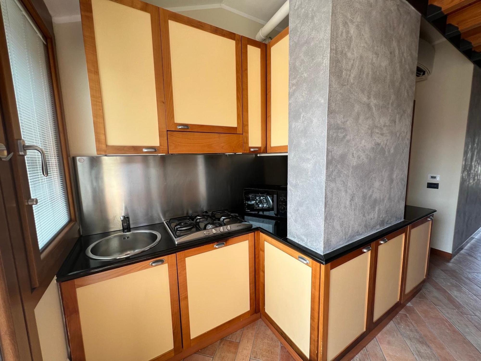Ferienwohnung Attico In Piazza Matteotti Desenzano del Garda Exterior foto