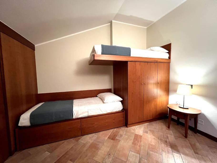 Ferienwohnung Attico In Piazza Matteotti Desenzano del Garda Exterior foto